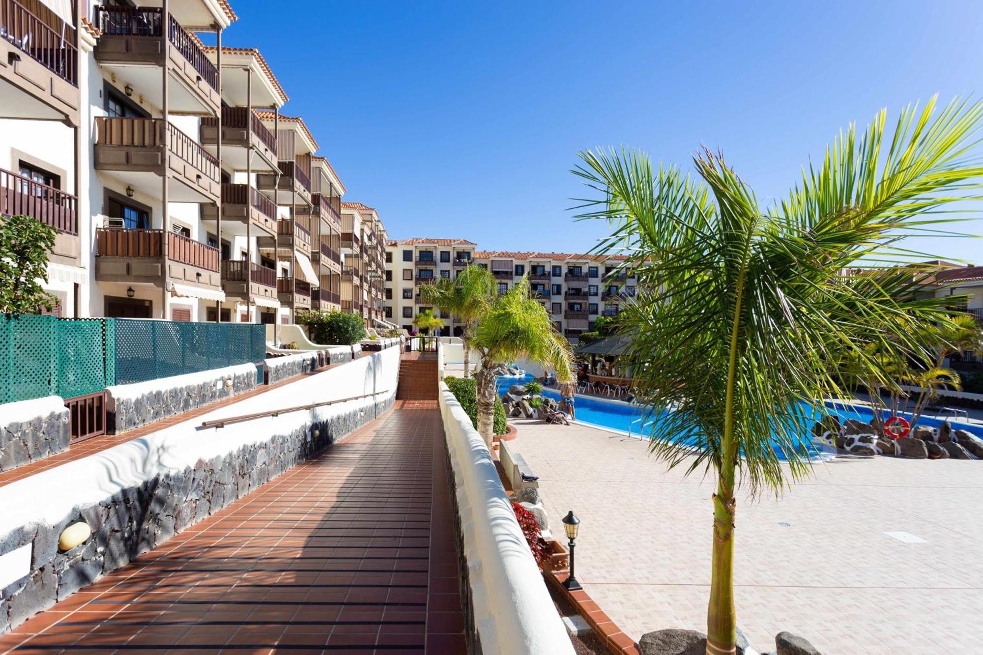 Agradable Piso Con Piscina & Playa Terraza Y Wifi Apartman Costa Del Silencio Kültér fotó