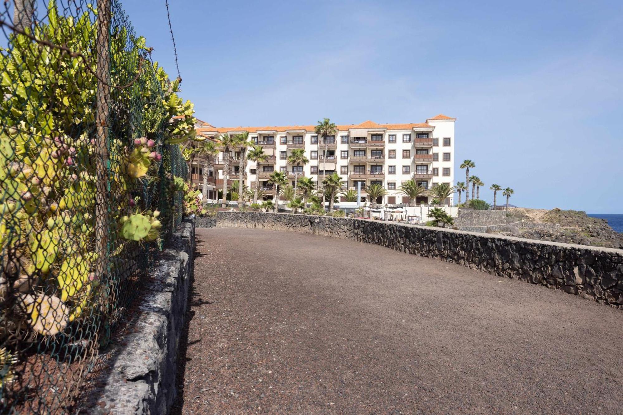 Agradable Piso Con Piscina & Playa Terraza Y Wifi Apartman Costa Del Silencio Kültér fotó